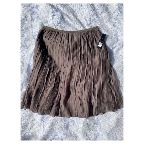 Nic + Zoe NWT Pleated Mushroom Colored Skirt - Picture 4 of 8